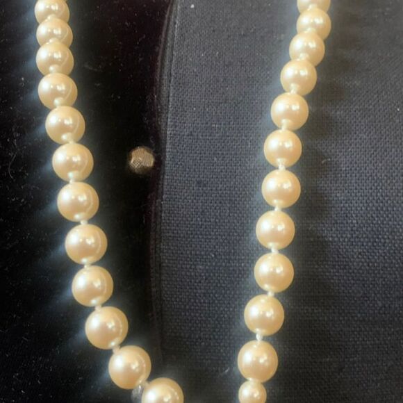 Vintage Gold Satin Tone CAROLEE Faux Pearl Beads Beaded Toggle clasp Necklace - Picture 4 of 11